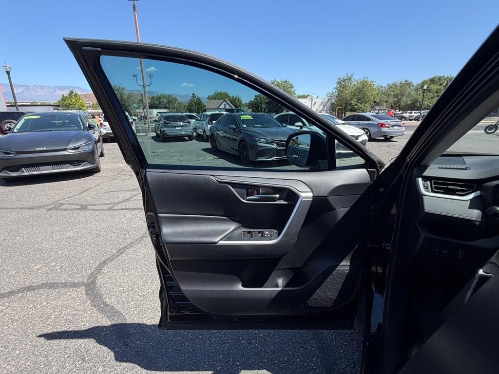 Toyota RAV4 XLE 2020