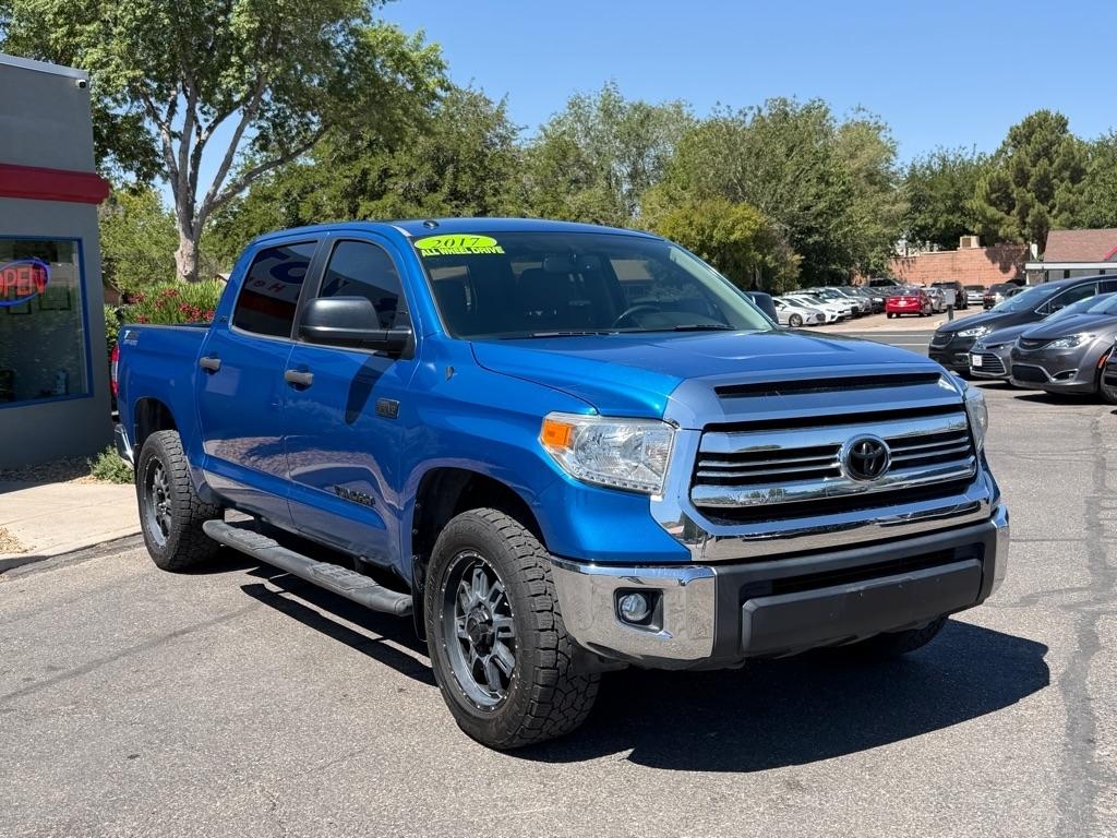Toyota Tundra SR5 5.7L V8 FFV CrewMax 4WD 2017