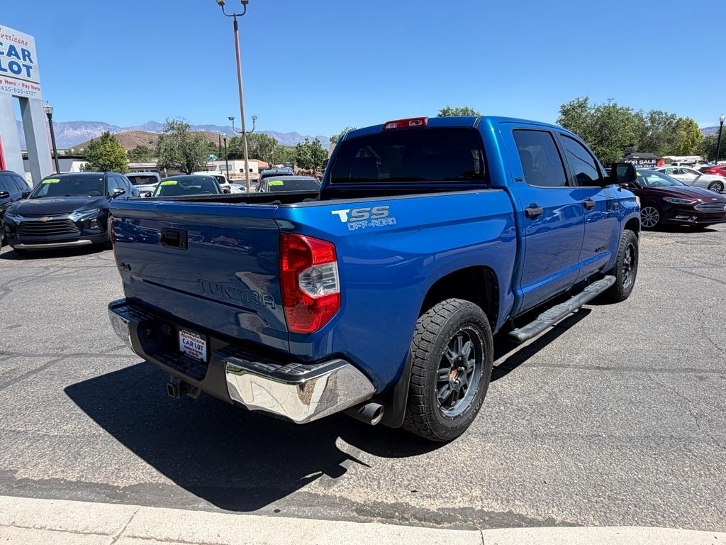 Toyota Tundra SR5 5.7L V8 FFV CrewMax 4WD 2017