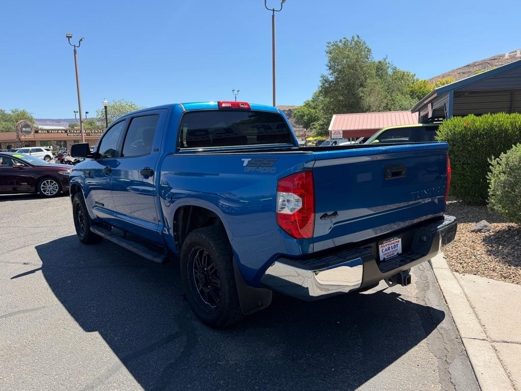 Toyota Tundra SR5 5.7L V8 FFV CrewMax 4WD 2017