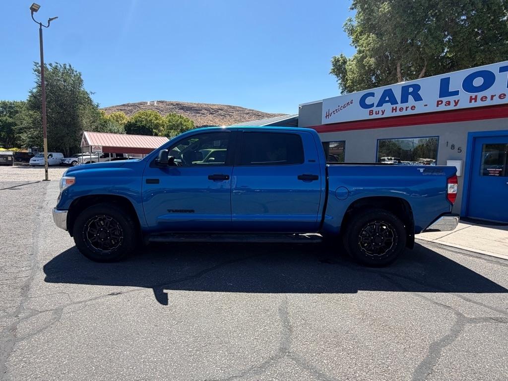 Toyota Tundra SR5 5.7L V8 FFV CrewMax 4WD 2017