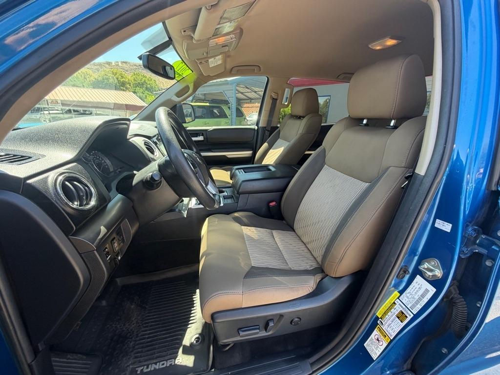 Toyota Tundra SR5 5.7L V8 FFV CrewMax 4WD 2017