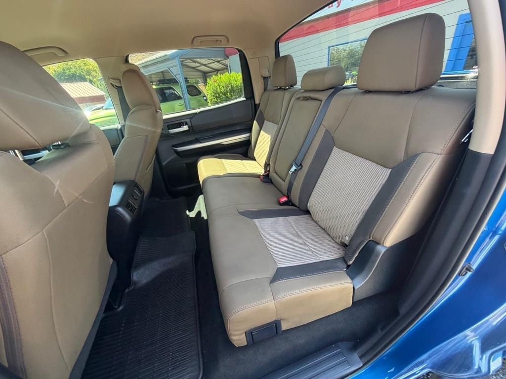 Toyota Tundra SR5 5.7L V8 FFV CrewMax 4WD 2017