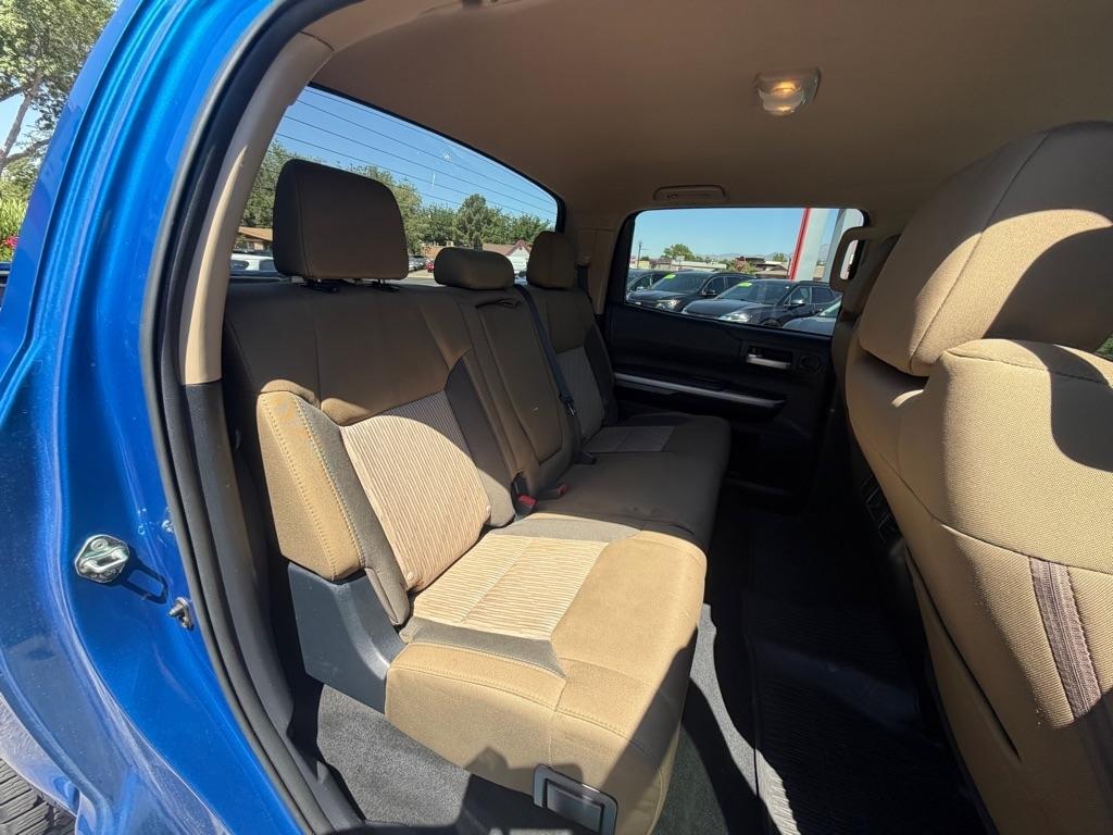 Toyota Tundra SR5 5.7L V8 FFV CrewMax 4WD 2017