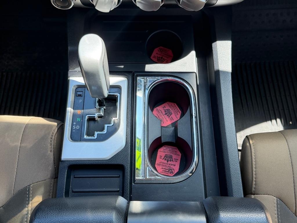Toyota Tundra SR5 5.7L V8 FFV CrewMax 4WD 2017