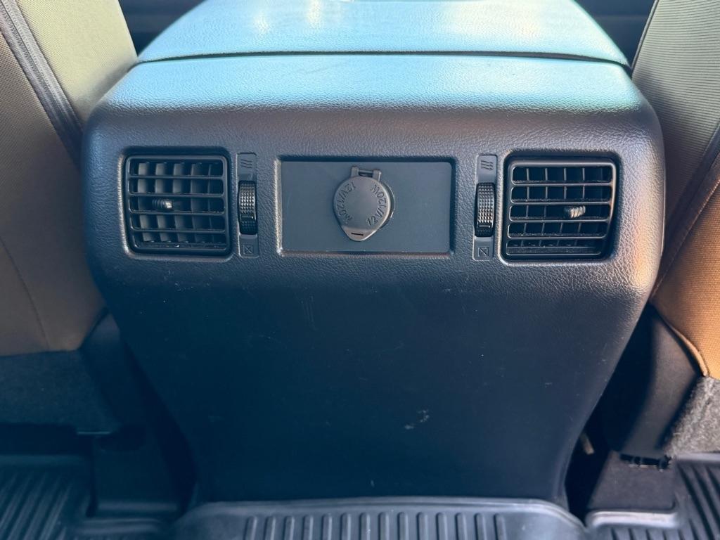 Toyota Tundra SR5 5.7L V8 FFV CrewMax 4WD 2017