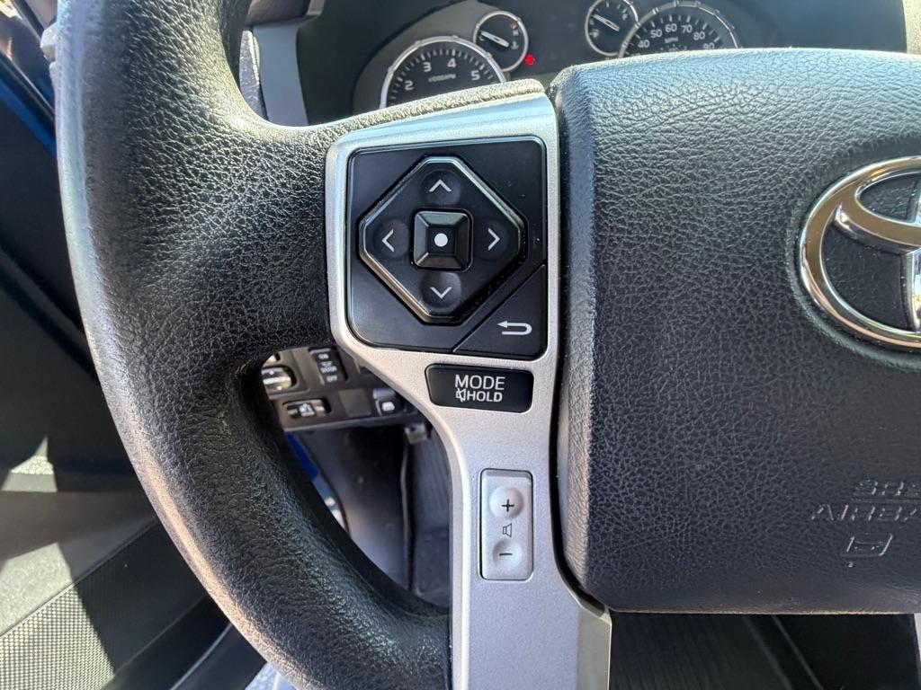 Toyota Tundra SR5 5.7L V8 FFV CrewMax 4WD 2017