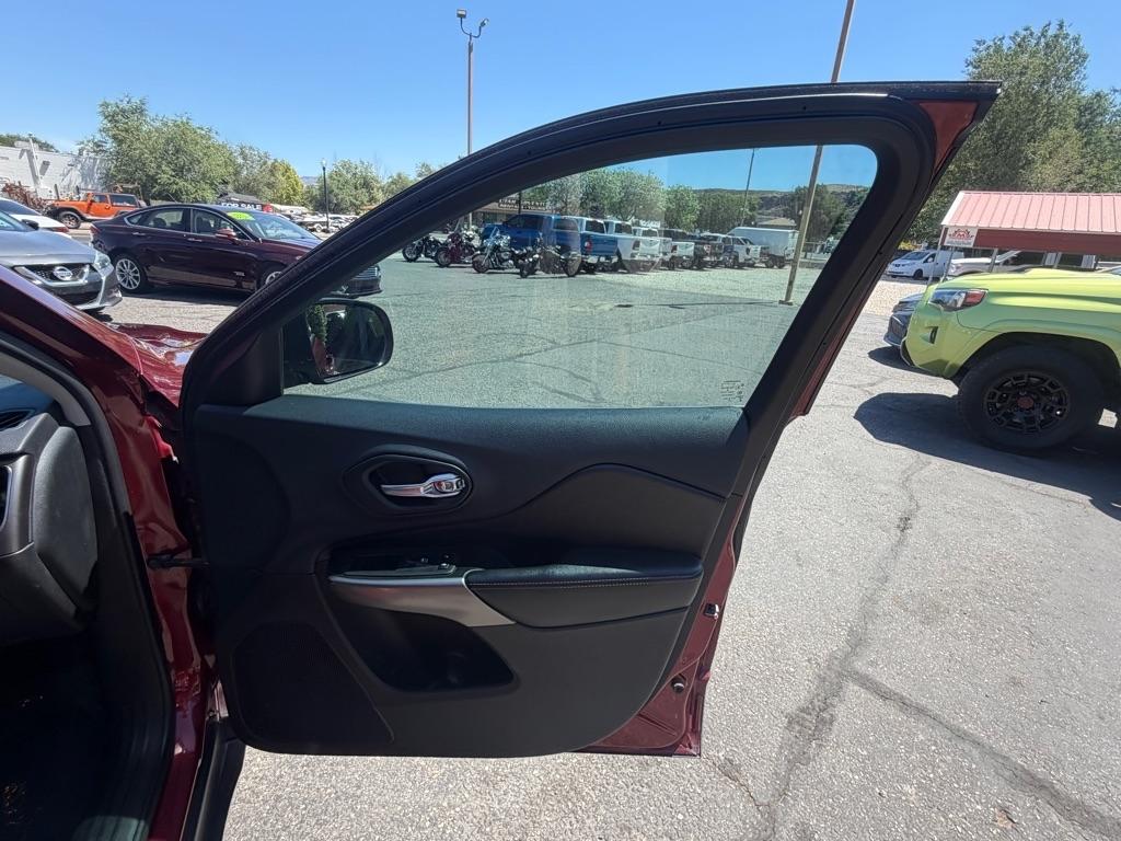 Jeep Cherokee Latitude Plus FWD 2019
