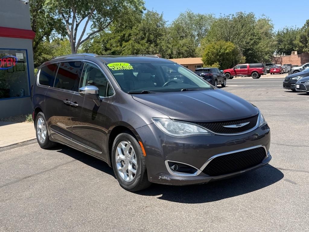 Chrysler Pacifica Limited 2017