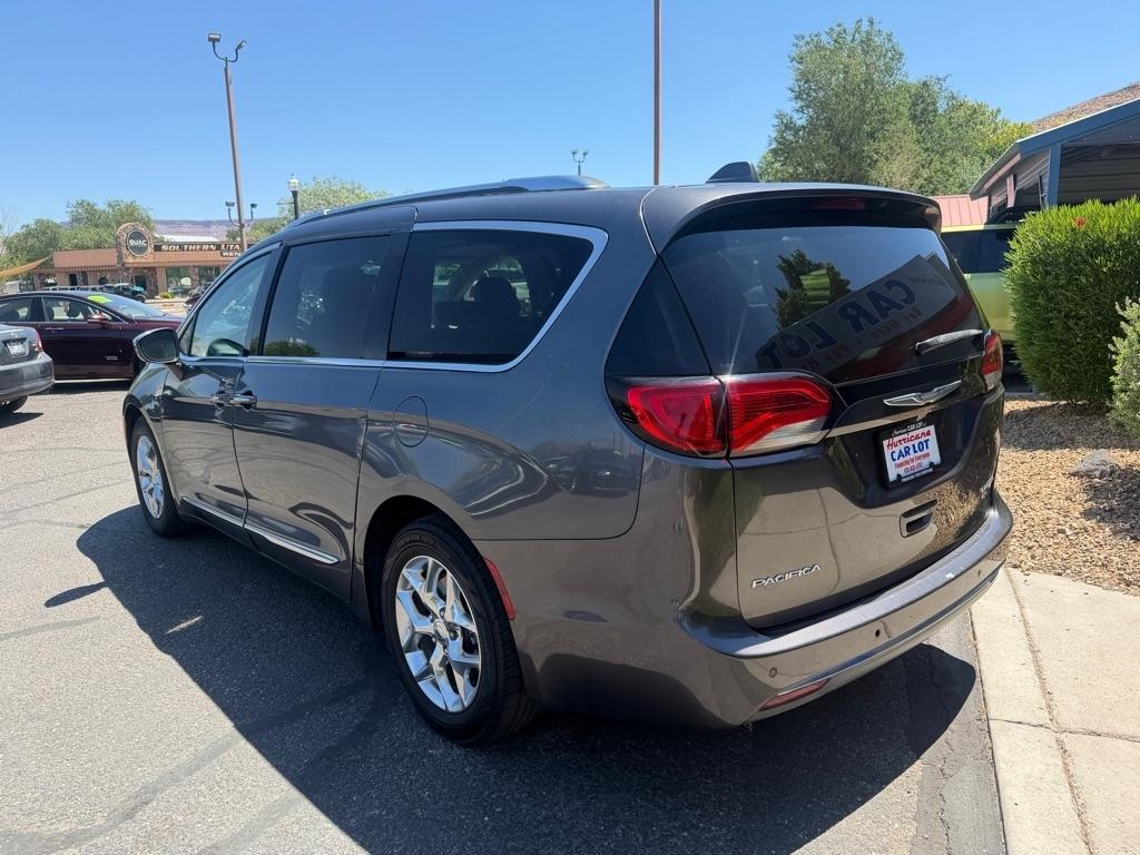 Chrysler Pacifica Limited 2017