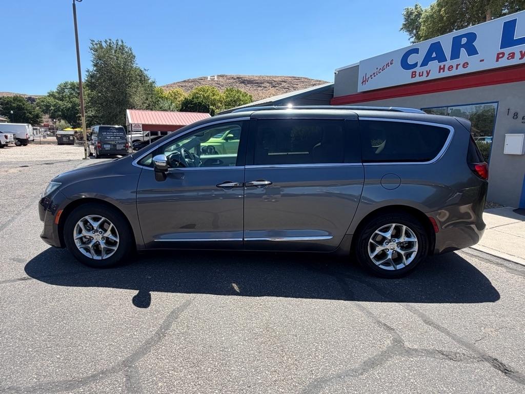 Chrysler Pacifica Limited 2017