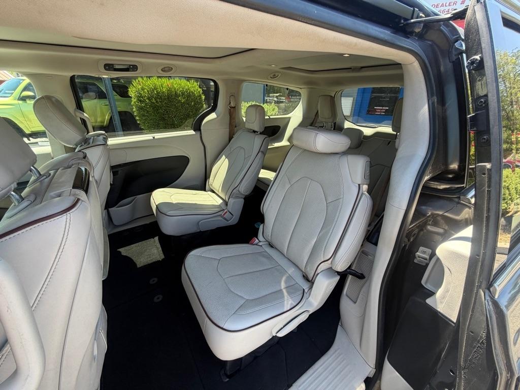 Chrysler Pacifica Limited 2017