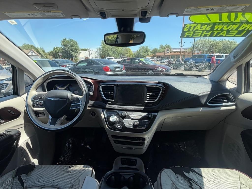 Chrysler Pacifica Limited 2017