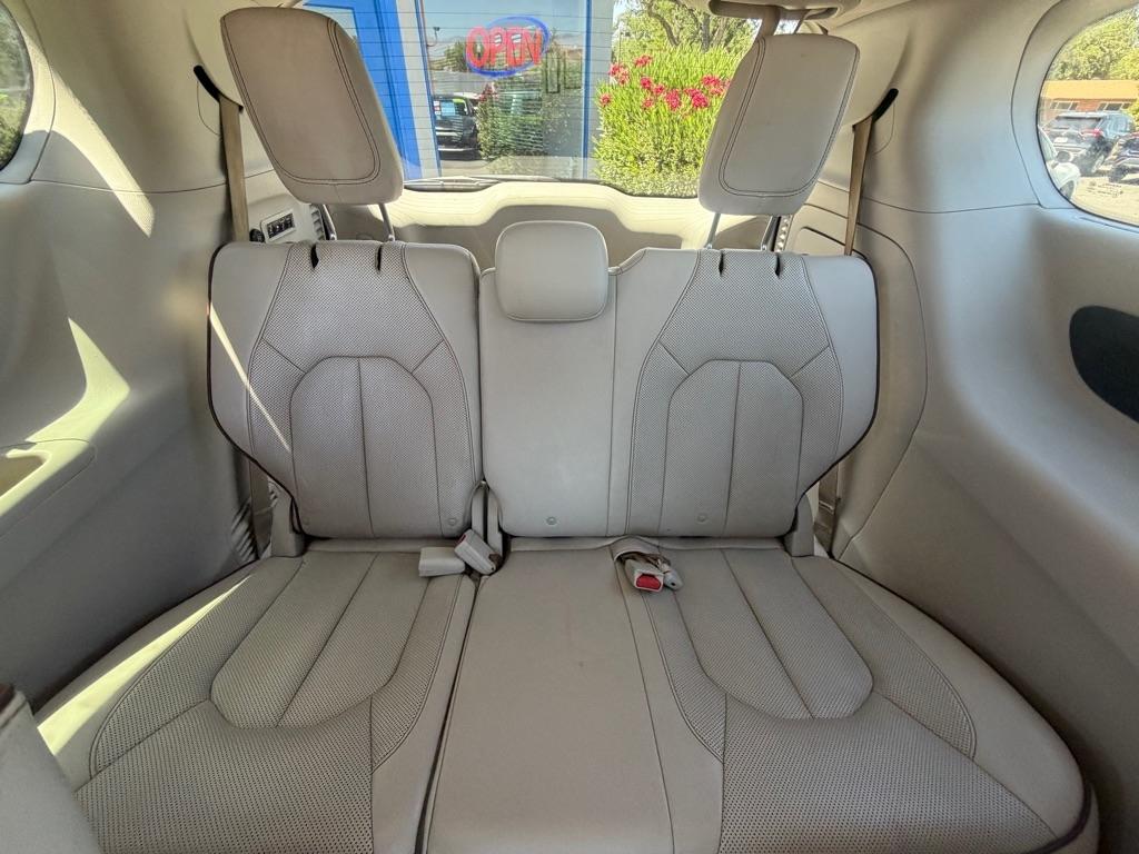 Chrysler Pacifica Limited 2017