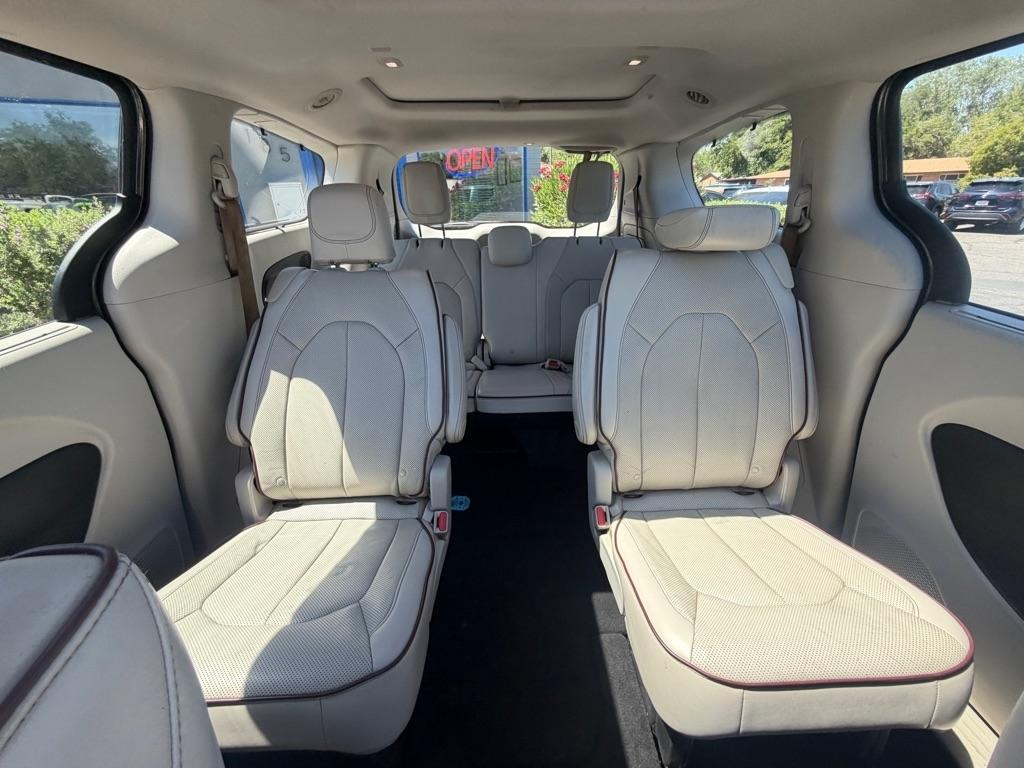 Chrysler Pacifica Limited 2017