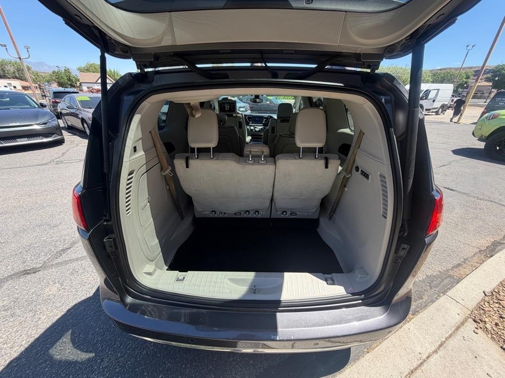 Chrysler Pacifica Limited 2017