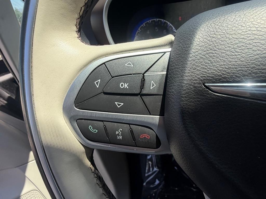 Chrysler Pacifica Limited 2017