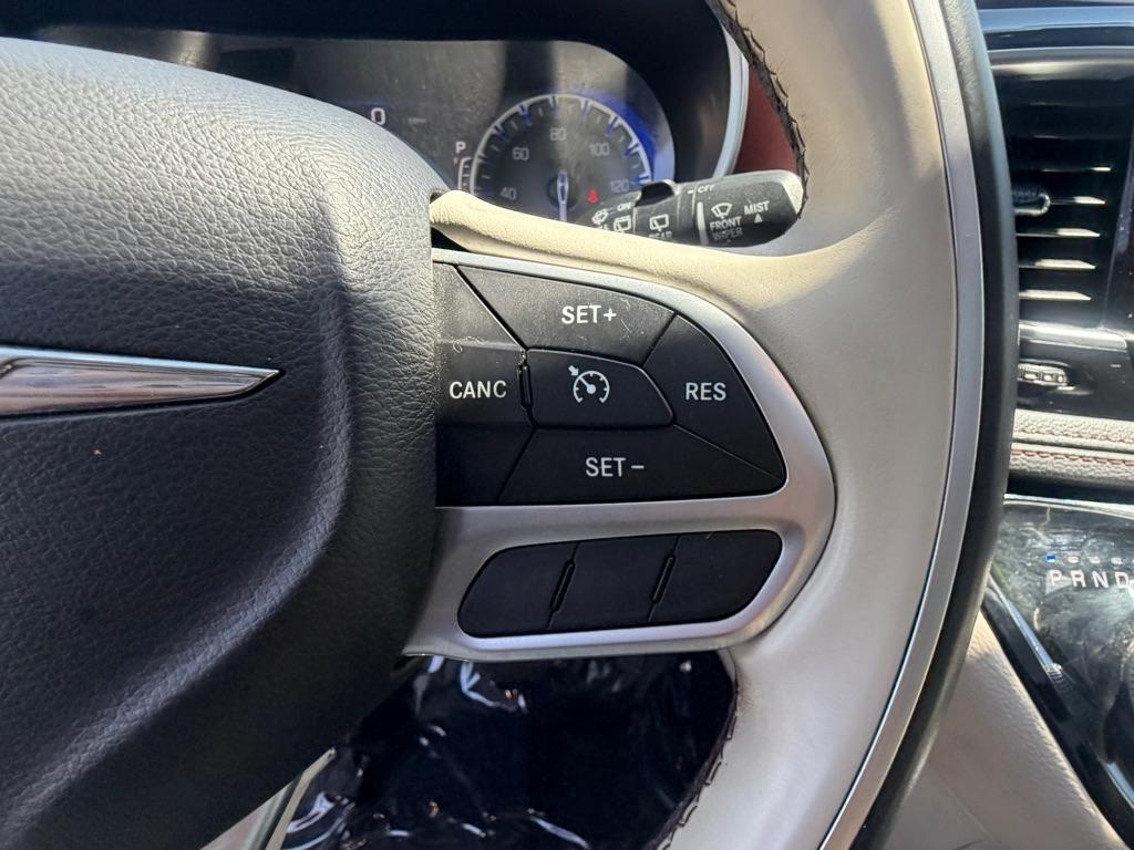 Chrysler Pacifica Limited 2017