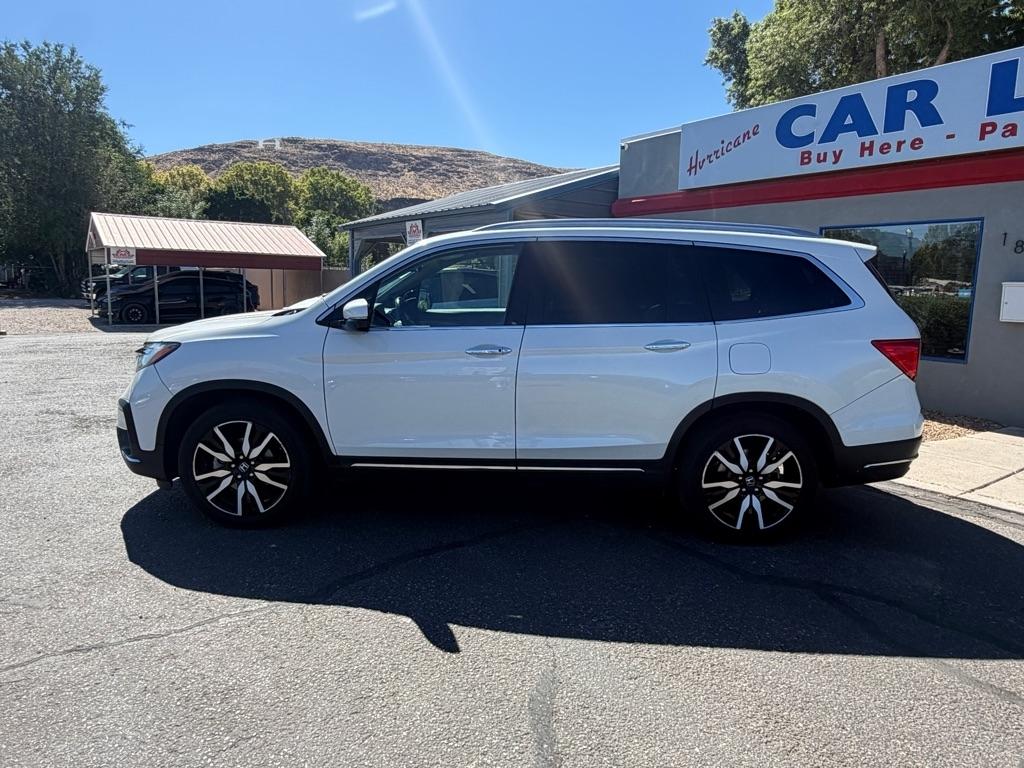Honda Pilot Touring w/Rear Captain's Chairs AWD 2019