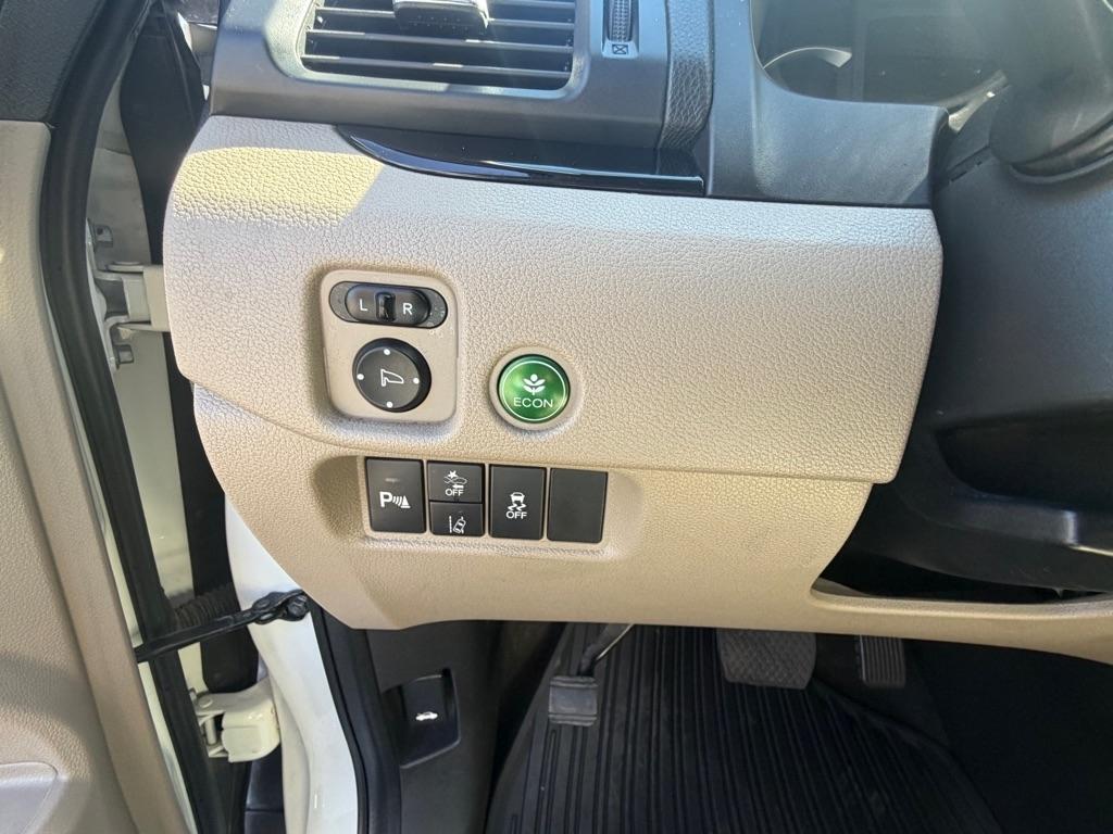 Honda Pilot Touring w/Rear Captain's Chairs AWD 2019