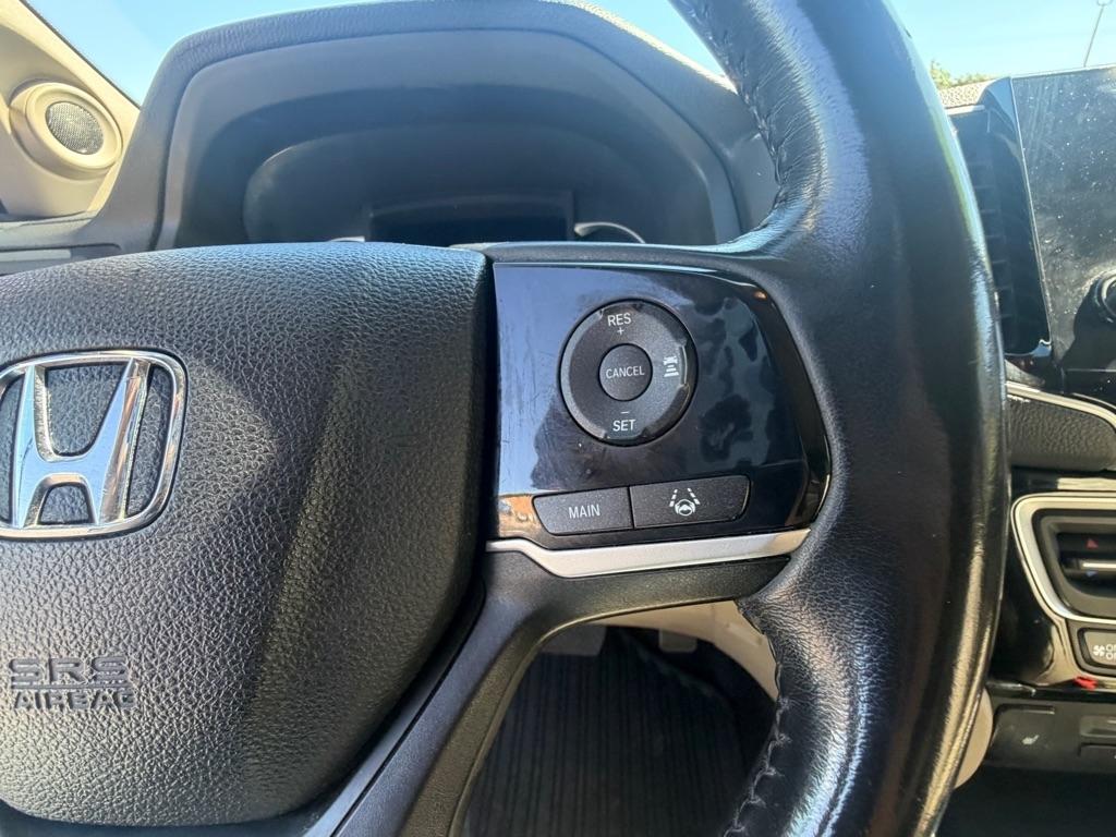 Honda Pilot Touring w/Rear Captain's Chairs AWD 2019