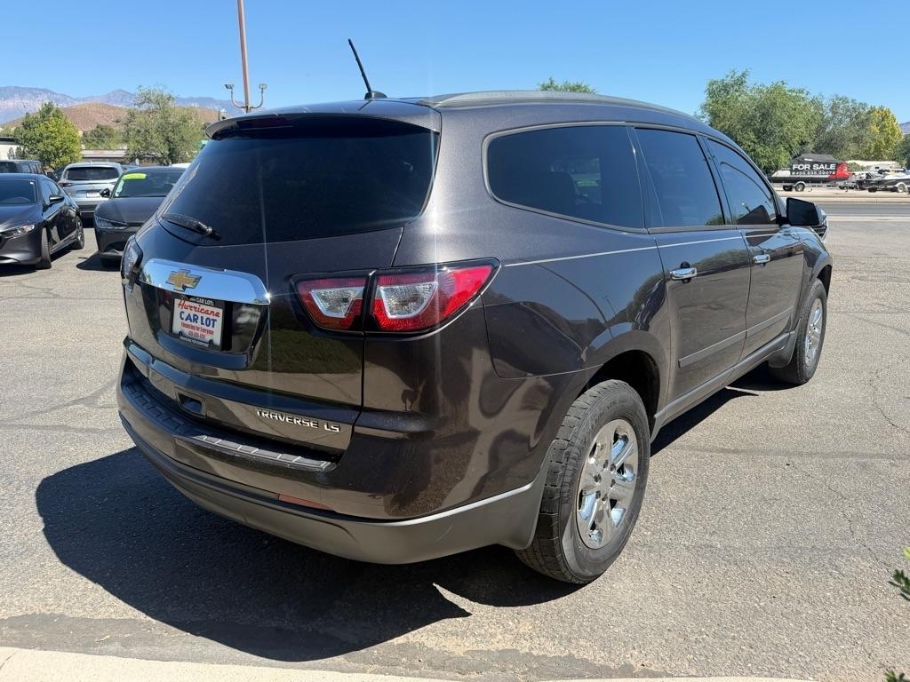 Chevrolet Traverse LS FWD w/PDC 2015