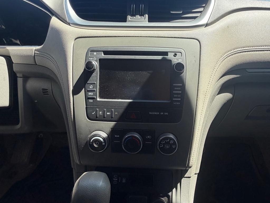 Chevrolet Traverse LS FWD w/PDC 2015