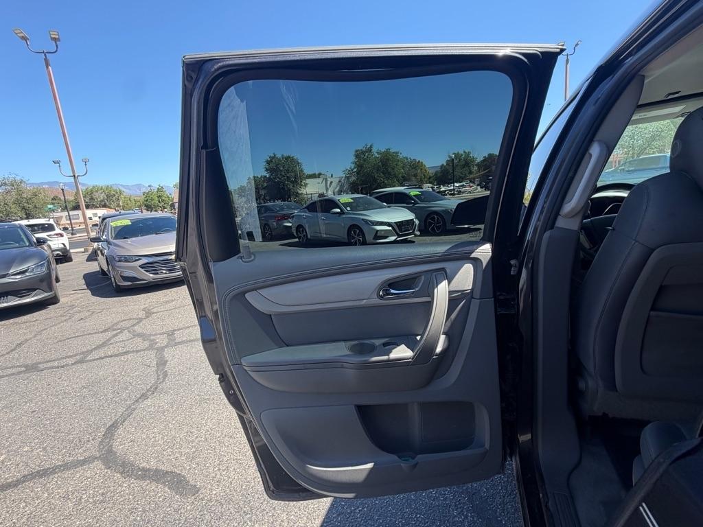 Chevrolet Traverse LS FWD w/PDC 2015