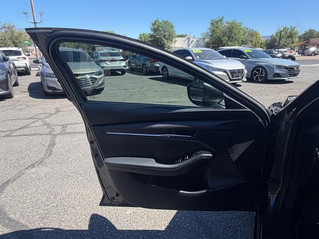 Mazda MAZDA3 Preferred Hatchback 2023