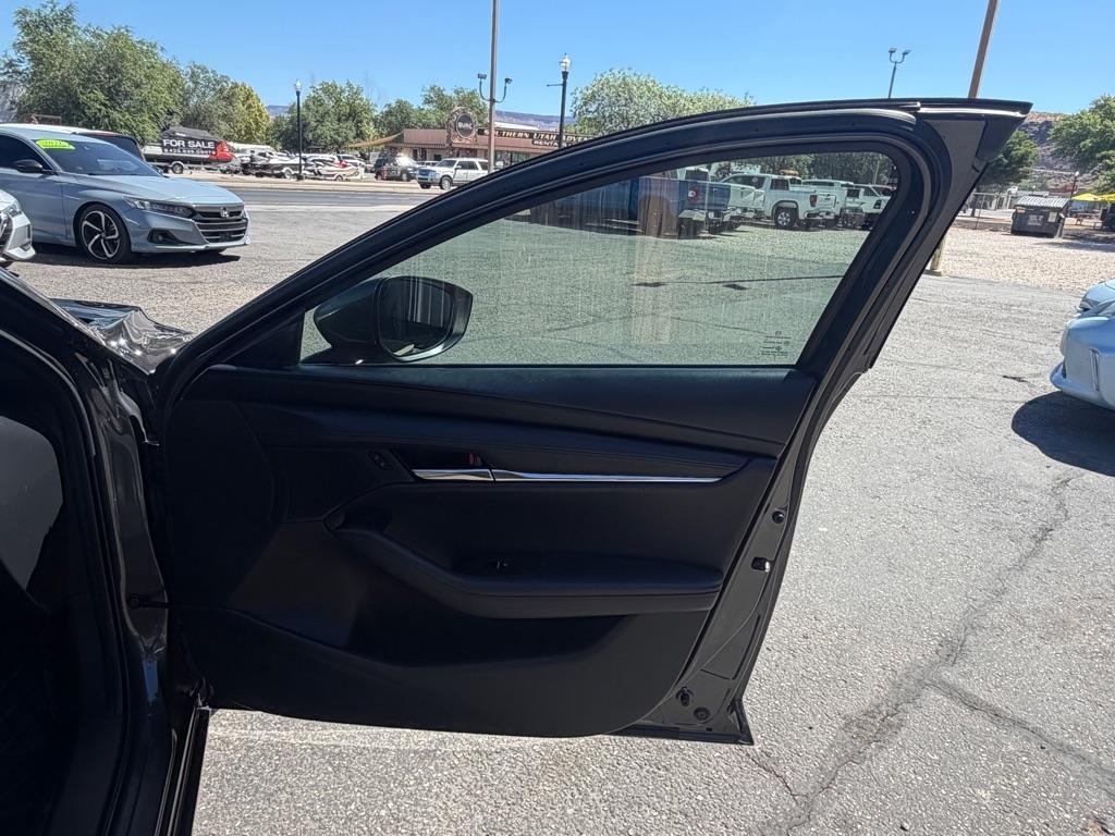 Mazda MAZDA3 Preferred Hatchback 2023
