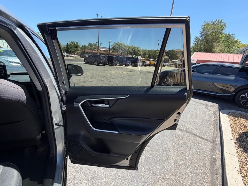 Toyota RAV4 XLE 2019