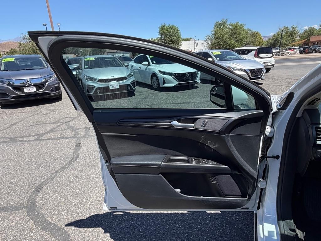 Ford Fusion Hybrid SE 2018