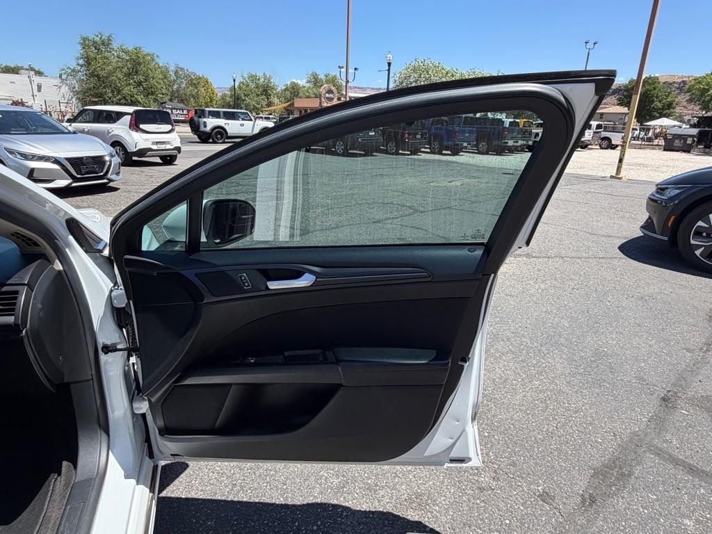 Ford Fusion Hybrid SE 2018