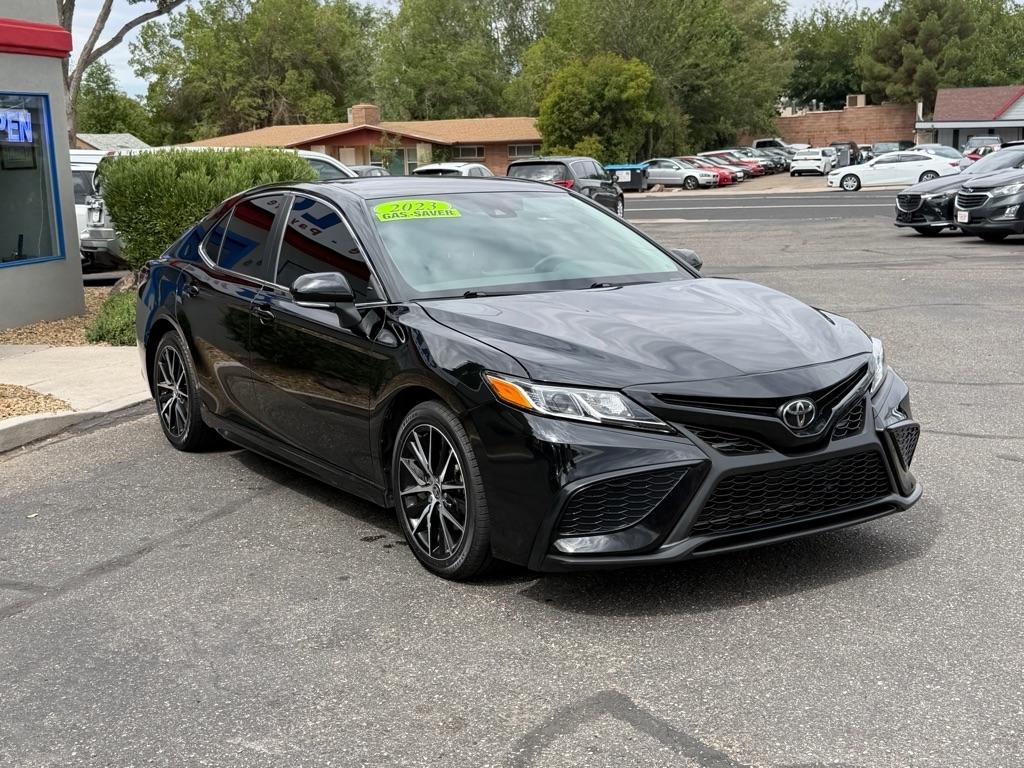 Toyota Camry SE 2023