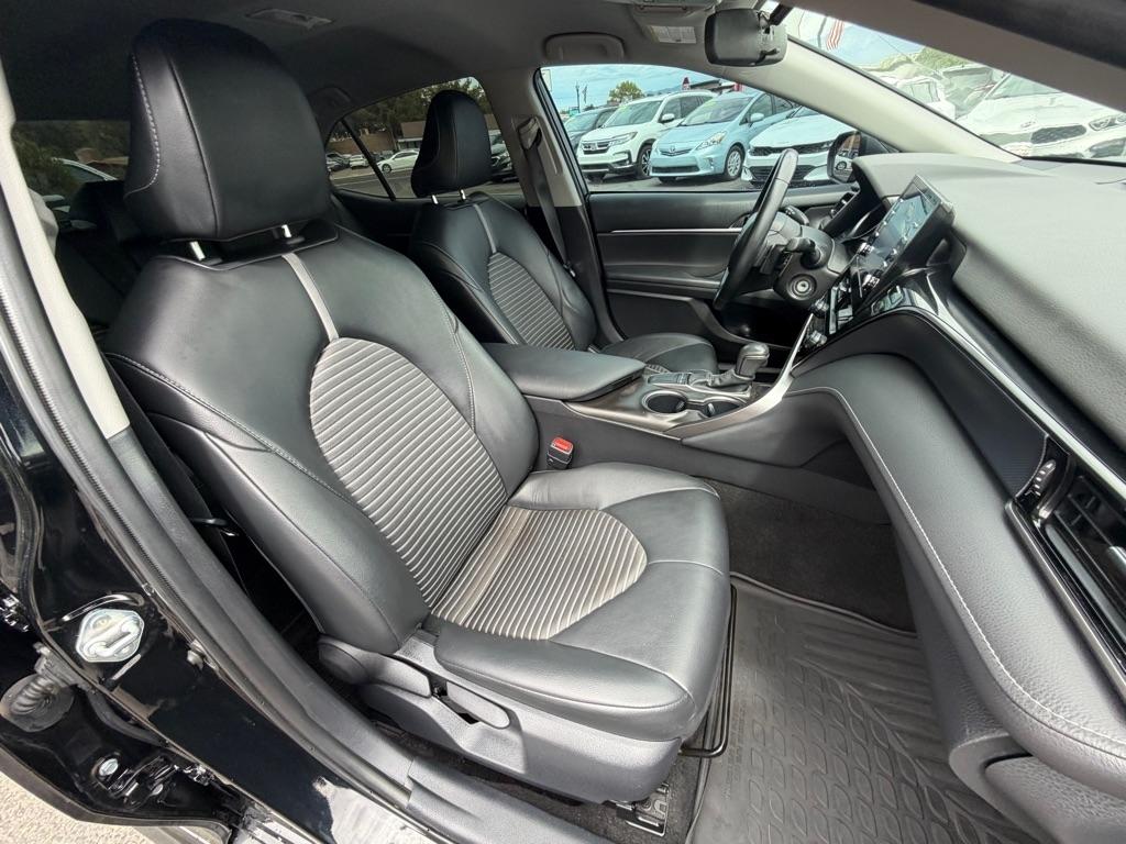 Toyota Camry SE 2023