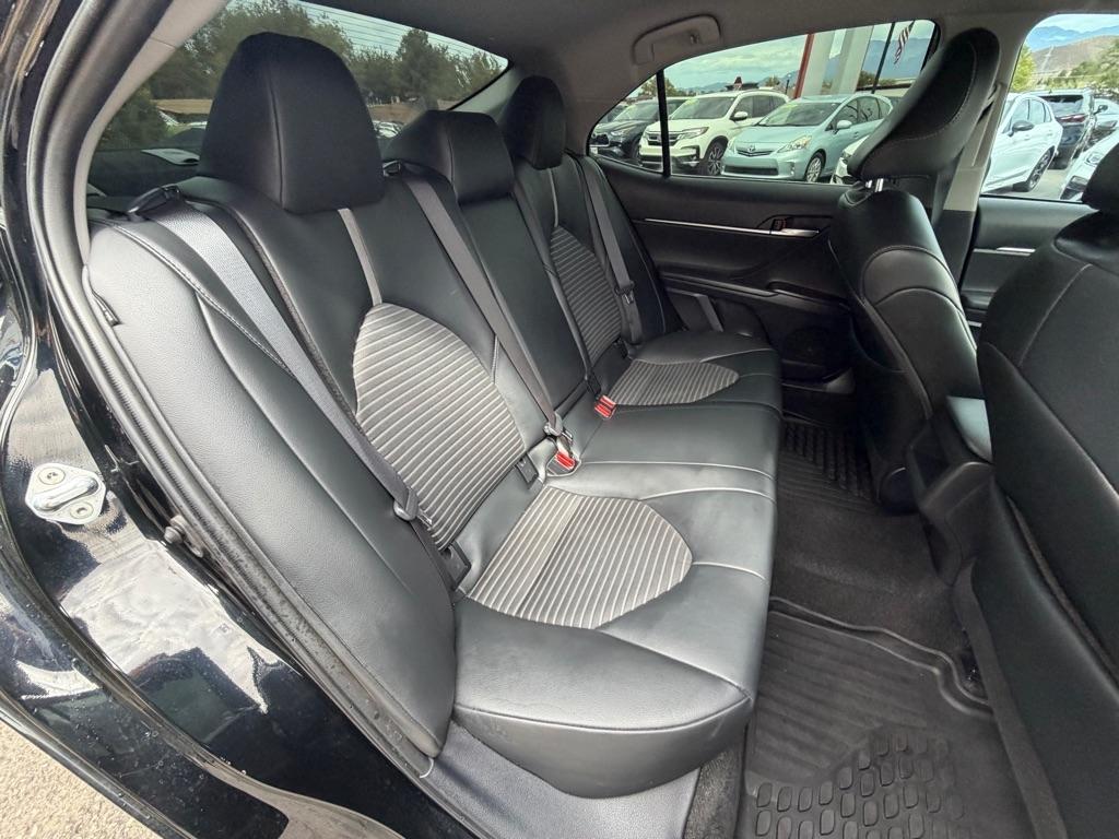 Toyota Camry SE 2023
