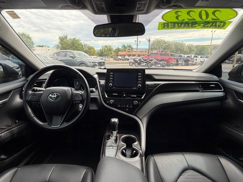 Toyota Camry SE 2023