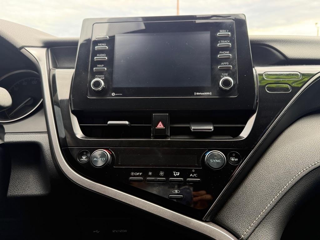 Toyota Camry SE 2023