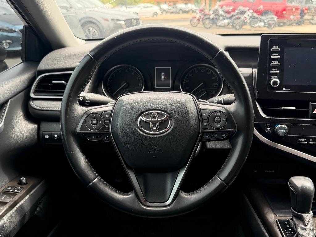 Toyota Camry SE 2023