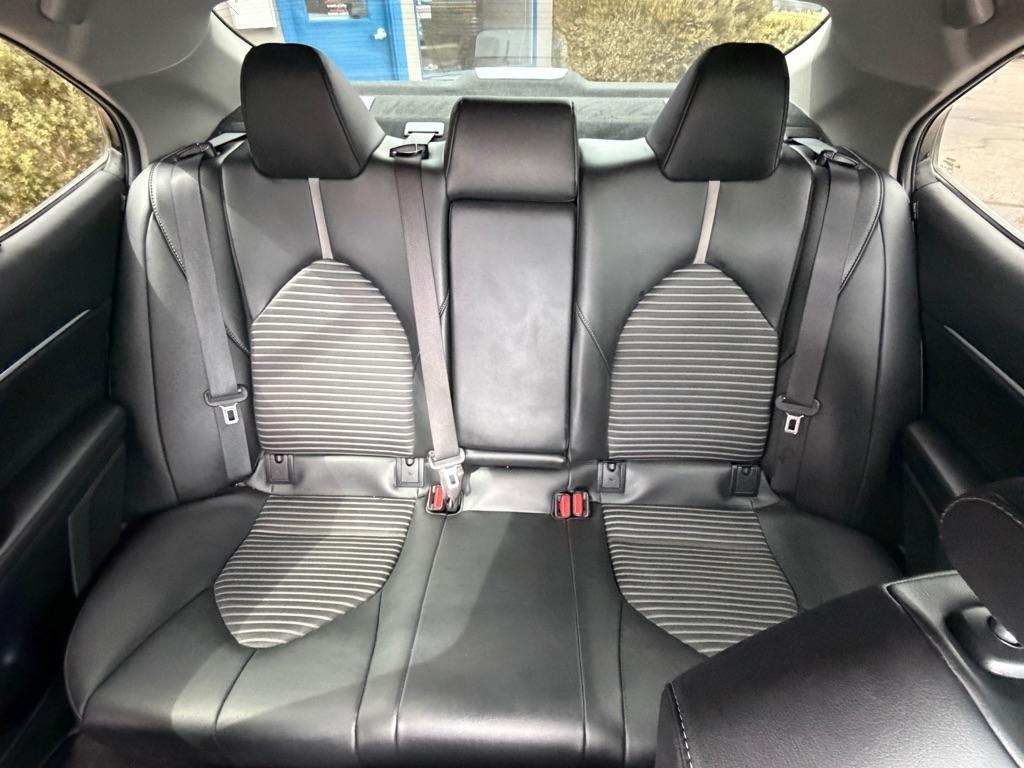 Toyota Camry SE 2023