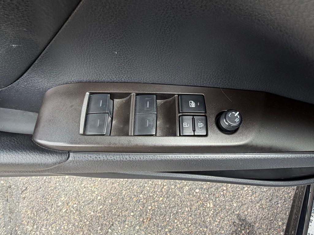 Toyota Camry SE 2023