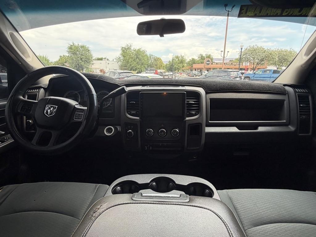 RAM 1500 Tradesman Crew Cab SWB 4WD 2014