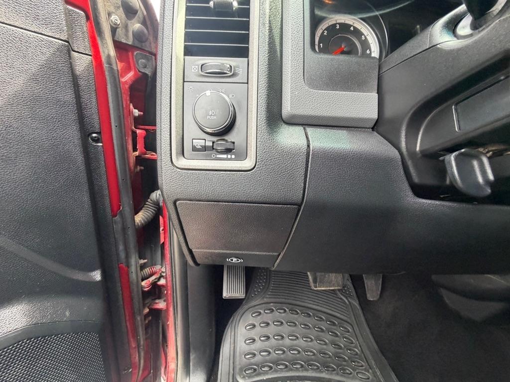 RAM 1500 Tradesman Crew Cab SWB 4WD 2014