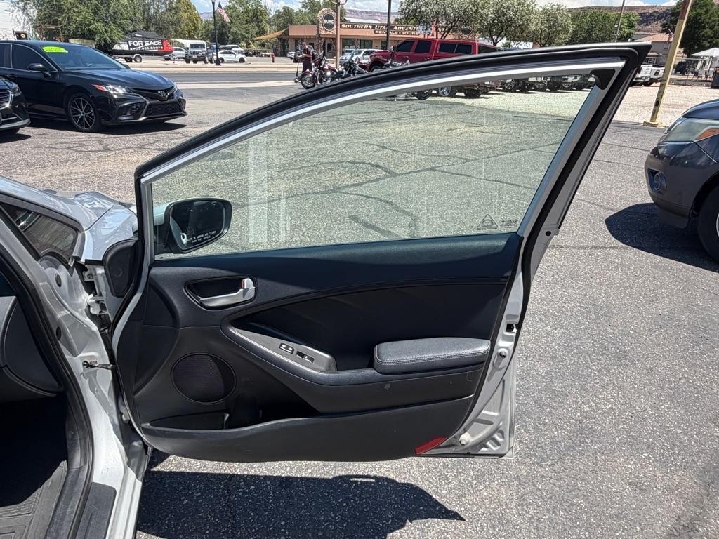 Kia Forte LX 6A 2017