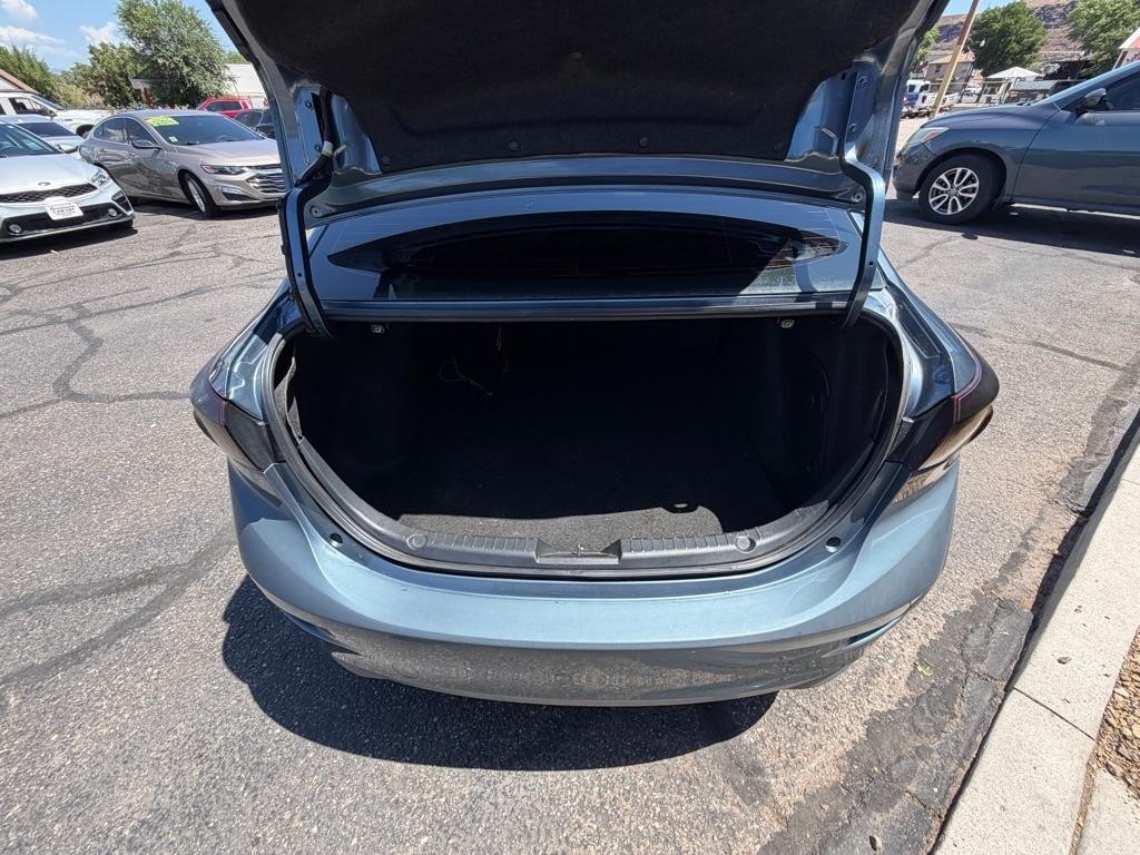 Mazda MAZDA3 I Grand Touring AT 4-Door 2015
