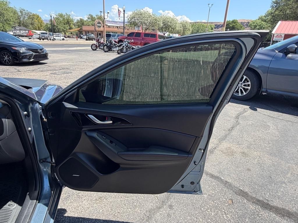 Mazda MAZDA3 I Grand Touring AT 4-Door 2015