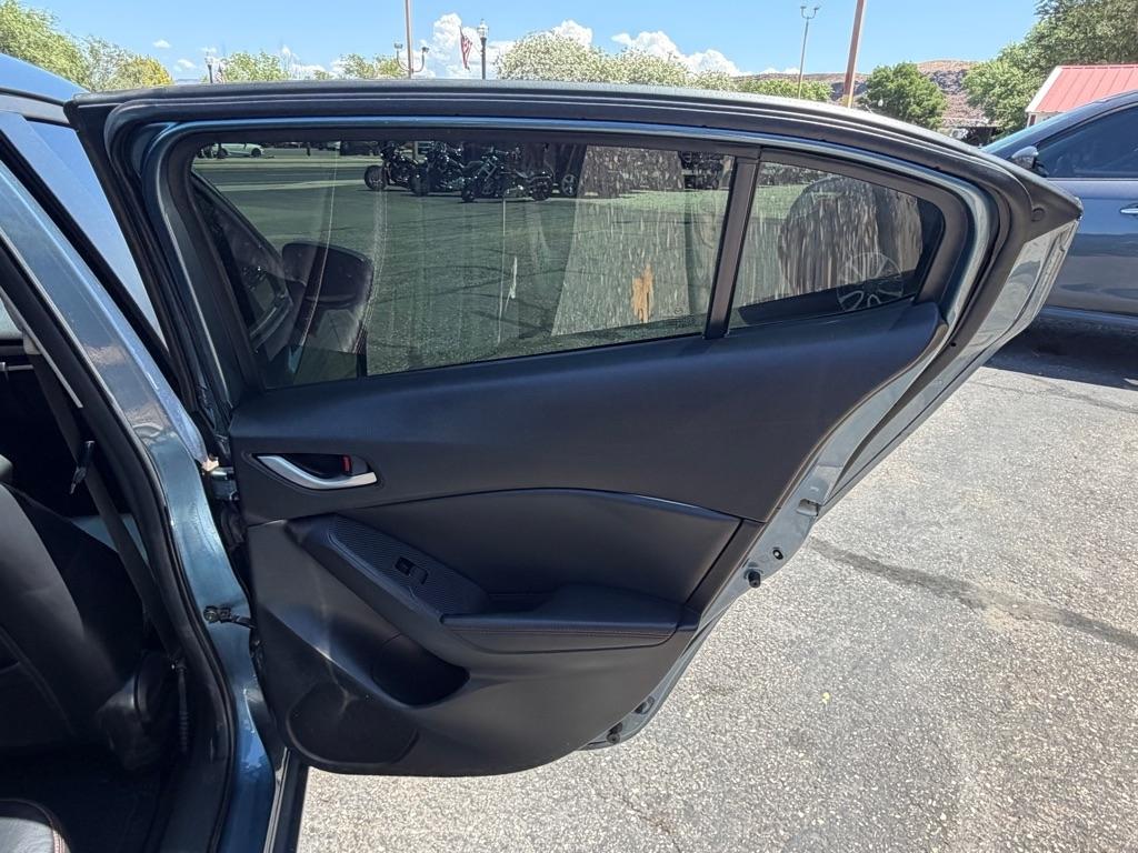 Mazda MAZDA3 I Grand Touring AT 4-Door 2015