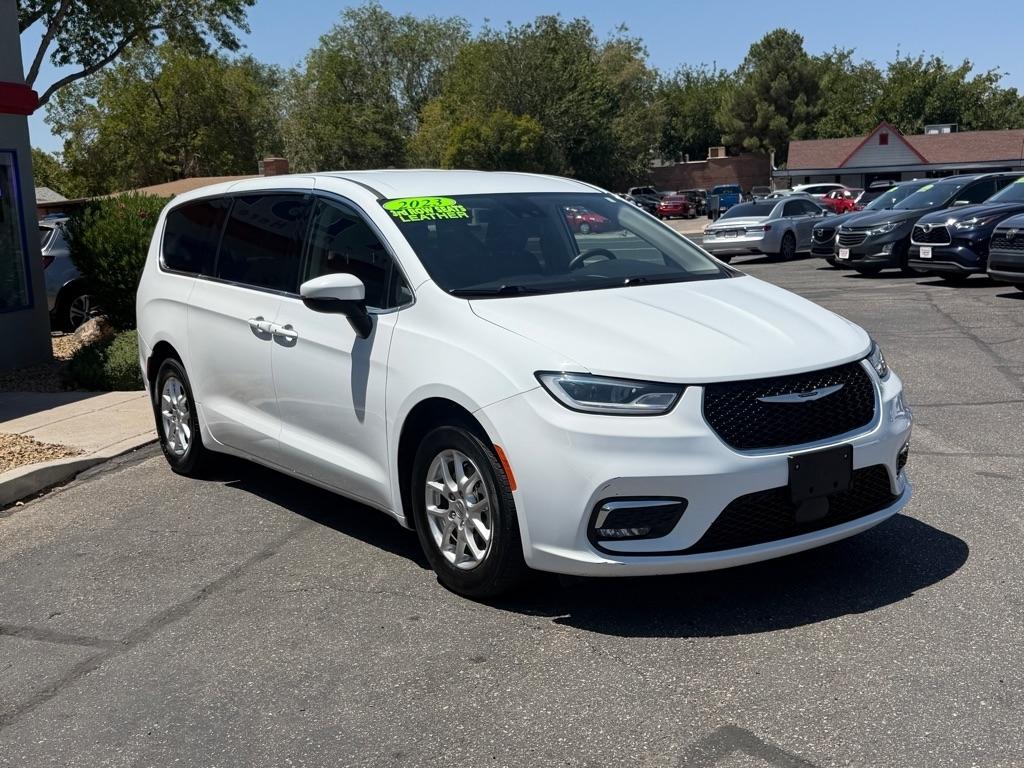 Chrysler Pacifica Touring L 2023