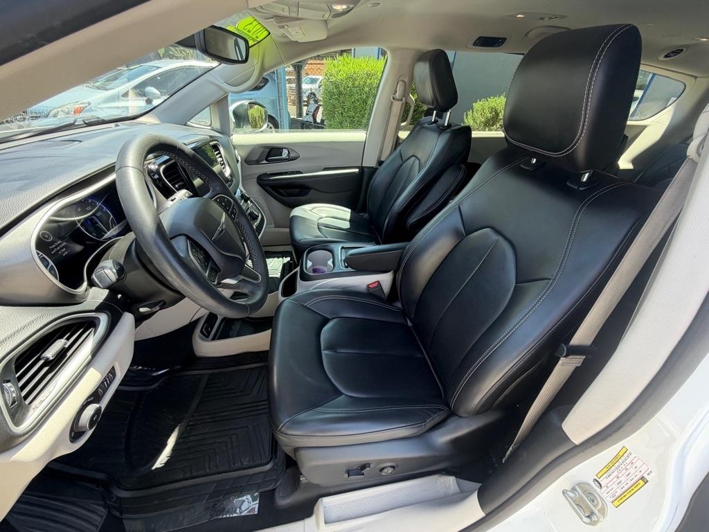 Chrysler Pacifica Touring L 2023