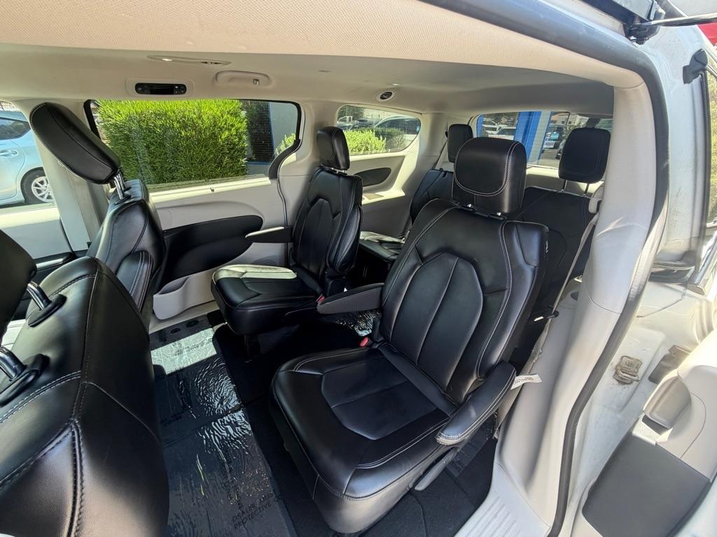 Chrysler Pacifica Touring L 2023